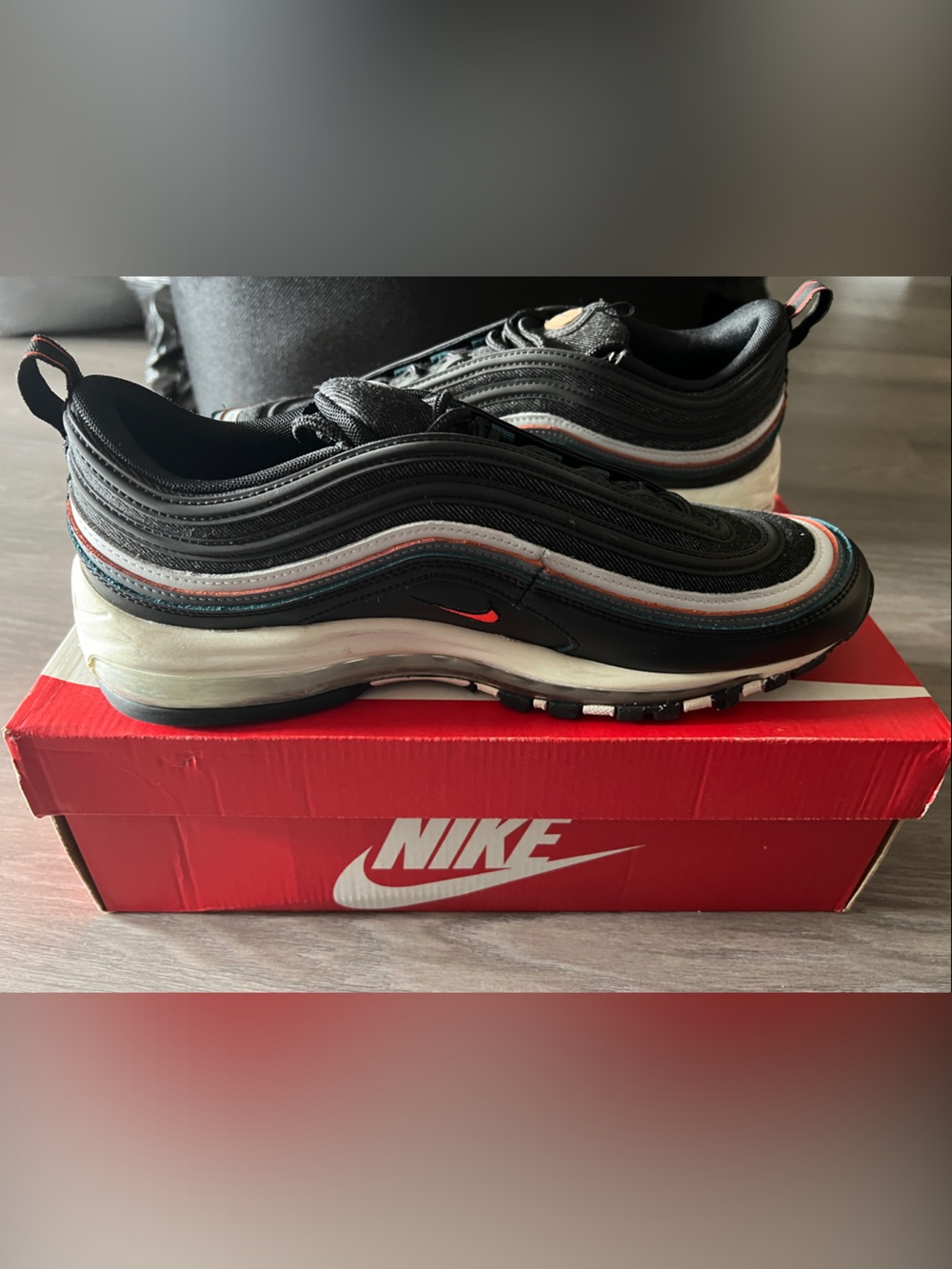 SOLD! NOT AVAILABLE! Nike Men’s Black with Crimson red Accent - Air Max 97 - Picture 7 of 10